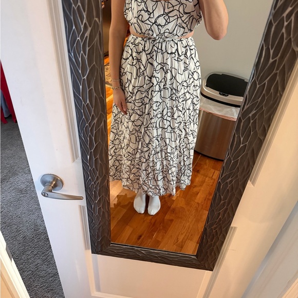 Astr Black and White Maxi Dress - Picture 3 of 3